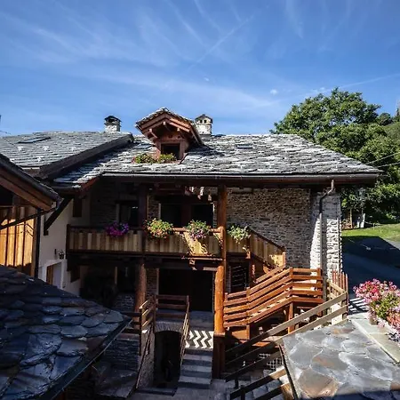 Eco Dimora Baltea - Al Villaggio Di Rumiod 招待所