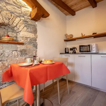Affittacamere Eco Dimora Baltea - Al Villaggio Di Rumiod *