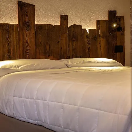 Eco Dimora Baltea - Al Villaggio Di Rumiod 招待所