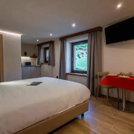 Pensionat Eco Dimora Baltea - Al Villaggio Di Rumiod
