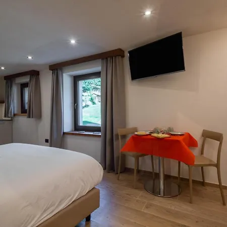 Eco Dimora Baltea - Al Villaggio Di Rumiod 3*