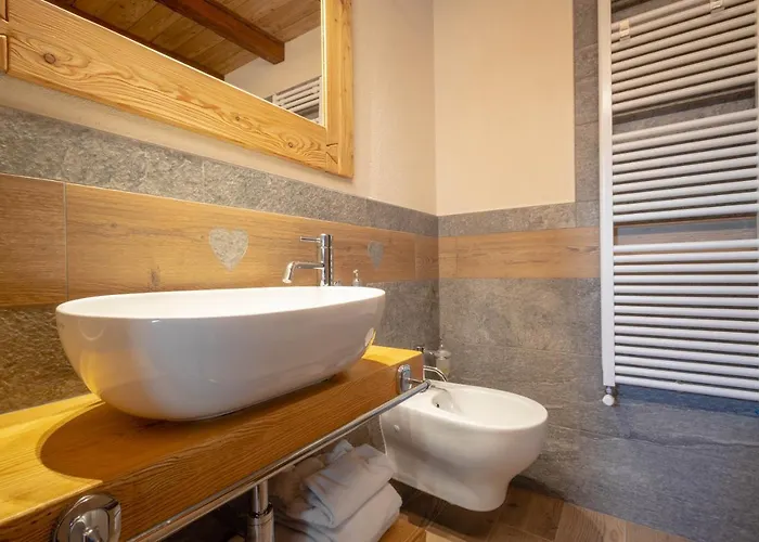 Eco Dimora Baltea - Al Villaggio Di Rumiod Affittacamere 3*